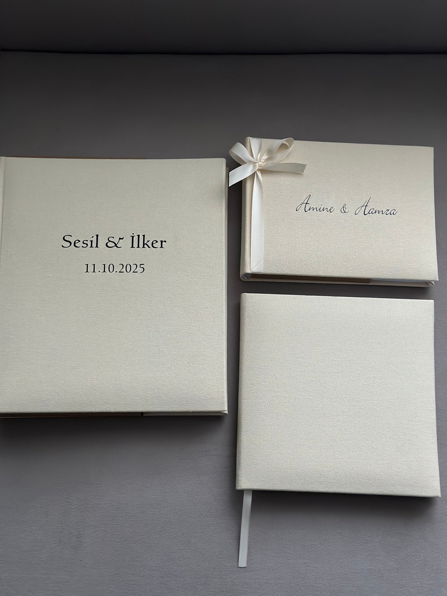 Linnen Gastenboek Gepersonaliseerd – Minimalistisch & Tijdloos. Bruiloften en andere bijzondere momenten