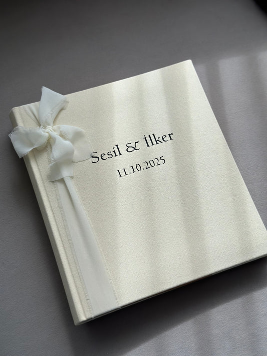 Linnen Gastenboek Gepersonaliseerd – Minimalistisch & Tijdloos. Bruiloften en andere bijzondere momenten