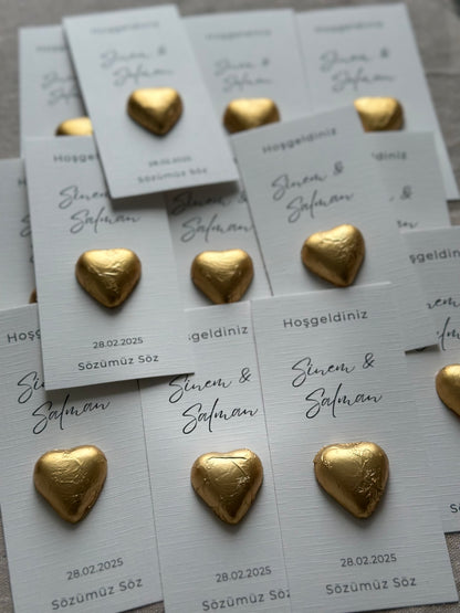 Tafelkaart met chocolade hartje in folie