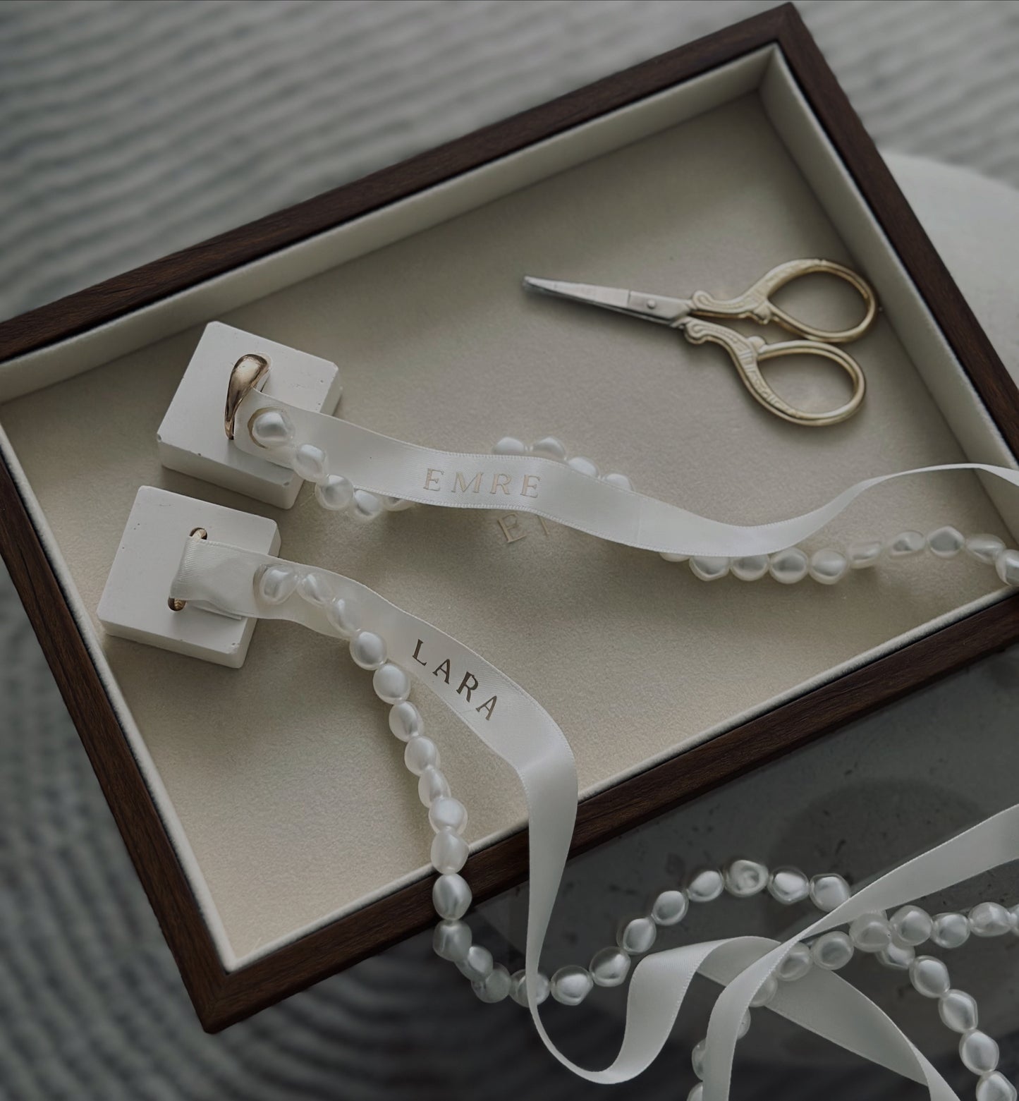 Verlovingsdienblad TERRA, warm en tijdloos