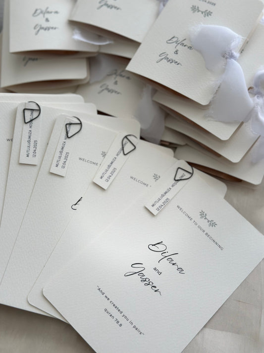 Tafelkaart met decoratieve paperklip