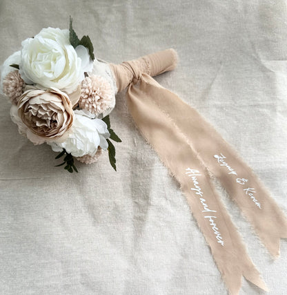 Gepersonaliseerd Chiffon Bouquetlint – Uniek Herinneringslint voor het Bruidsboeket