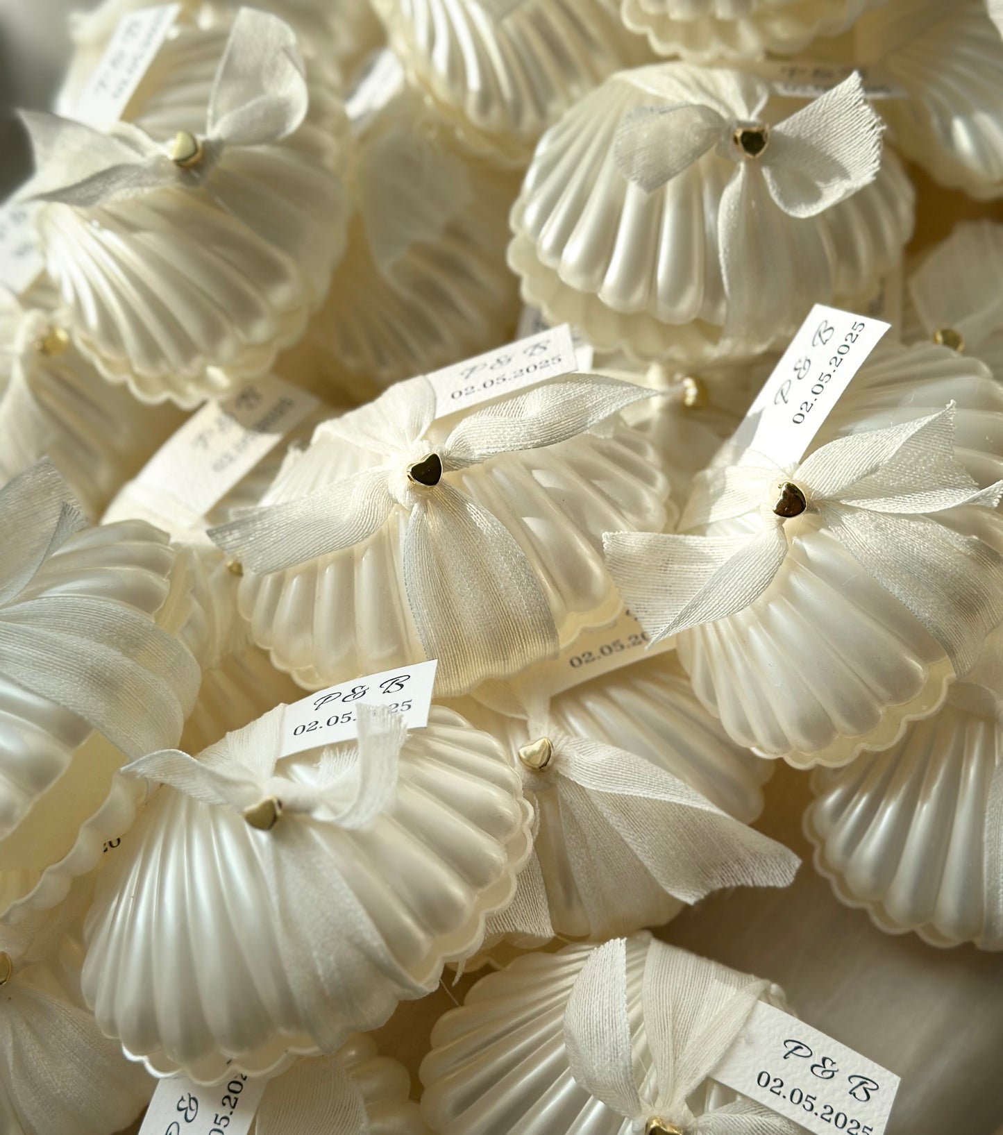 Shell candle favors