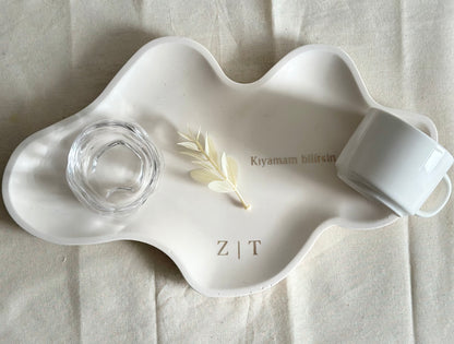 Wave engagement tray set
